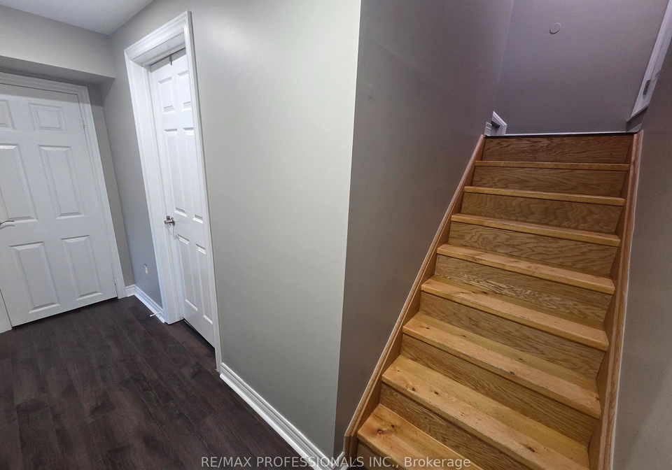 7-fallgate-drive-brampton-ontario-w13719704