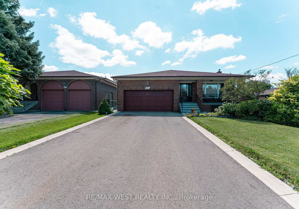 25a-st-andrews-boulevard-toronto-etobicoke-ontario-w13719952