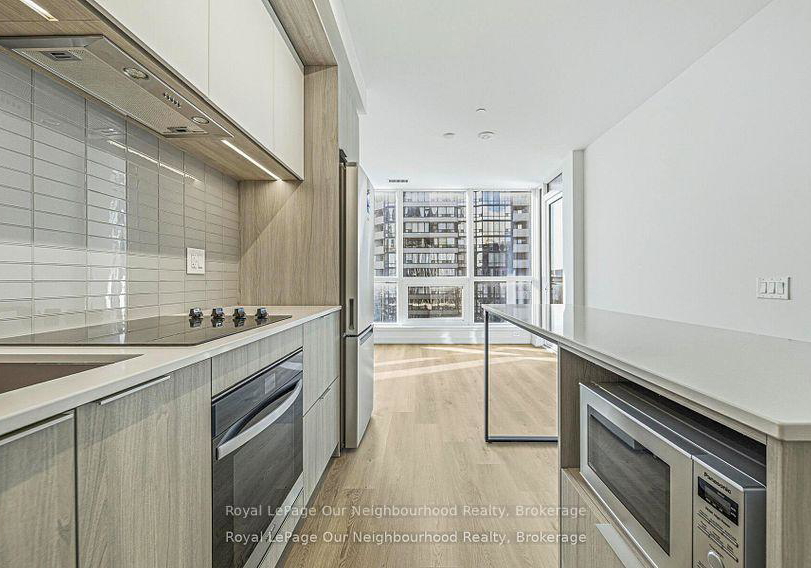 395-square-one-drive-w-mississauga-ontario-w13720008