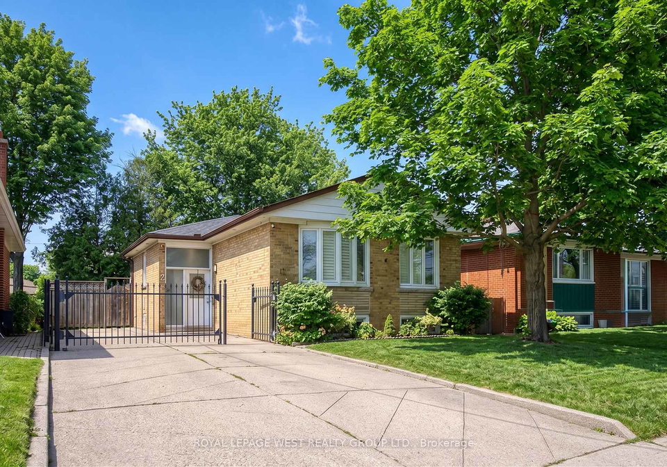 12-leavenworth-crescent-toronto-etobicoke-ontario-w13720056