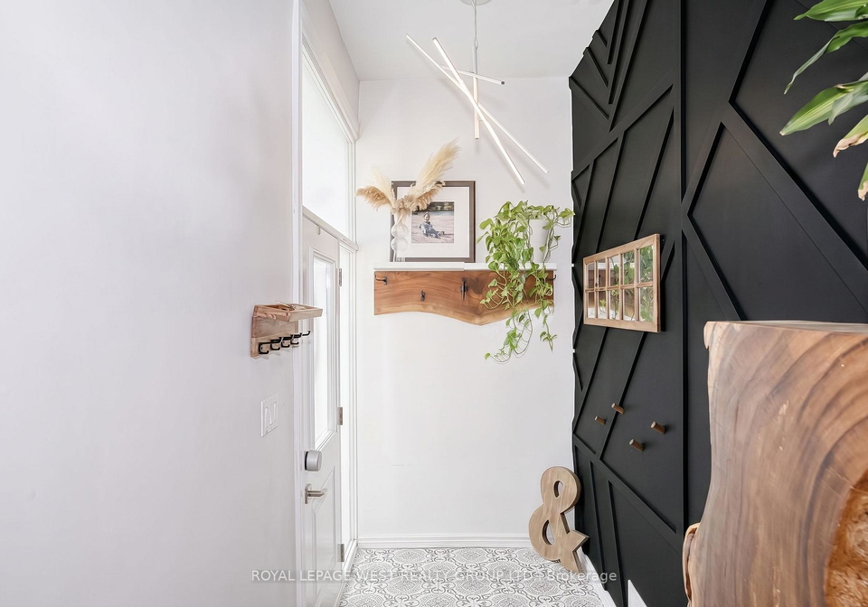 12-leavenworth-crescent-toronto-etobicoke-ontario-w13720056
