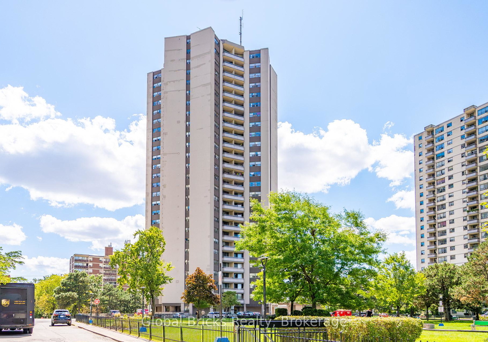 380-dixon-road-toronto-etobicoke-ontario-w13720112