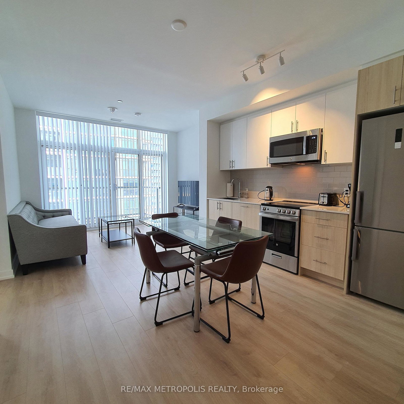 1195-the-queensway-toronto-etobicoke-ontario-w13720194