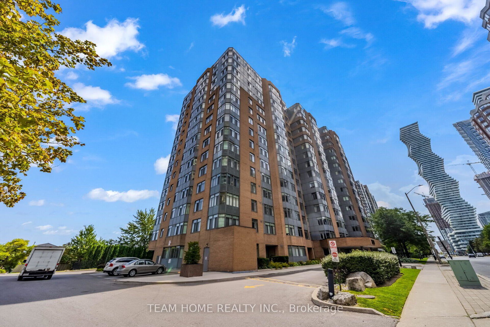 300-webb-drive-mississauga-ontario-w13720204
