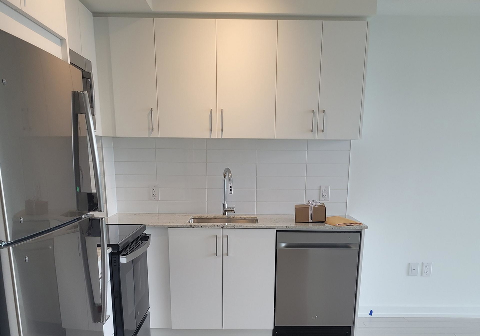 4010-eglinton-avenue-w-toronto-etobicoke-ontario-w13720386