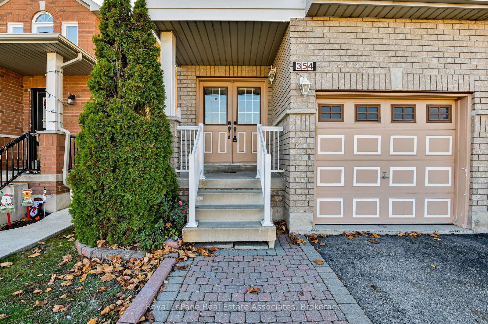 354-oaktree-circle-mississauga-ontario-w13720394