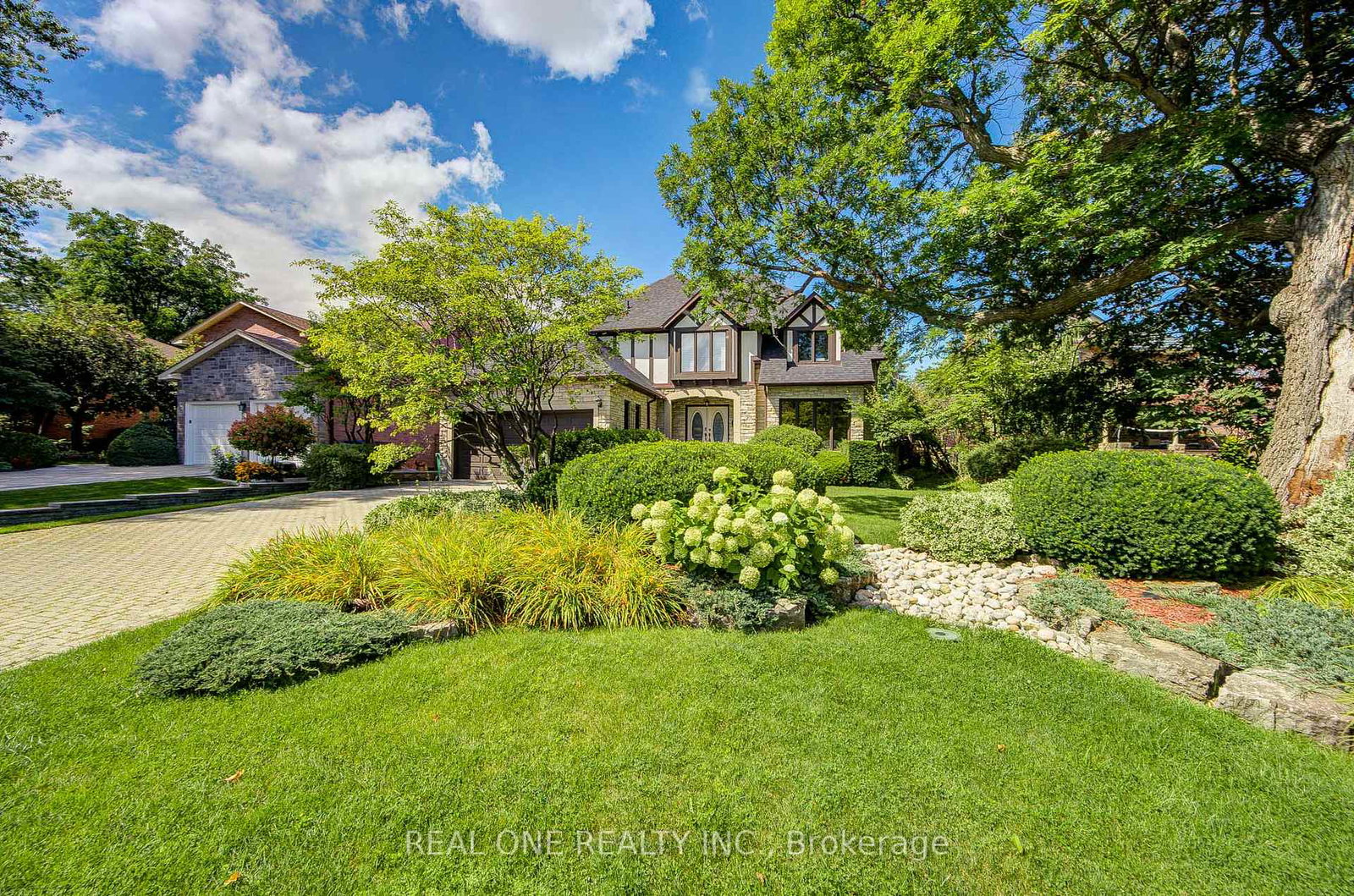 2025-burbank-drive-mississauga-ontario-w13720412