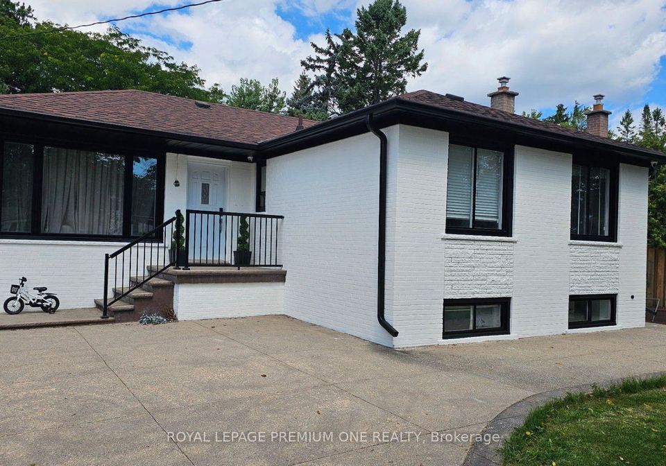 2085-bridge-road-oakville-ontario-w13720432