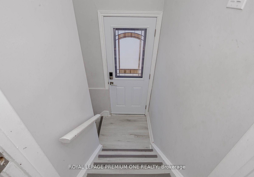 2085-bridge-road-oakville-ontario-w13720432