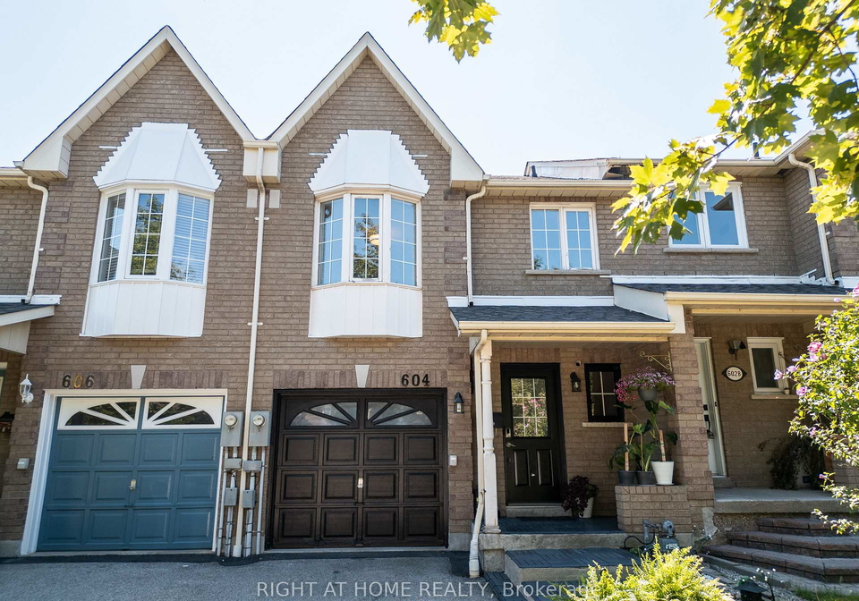 604-lumberton-crescent-mississauga-ontario-w13720832