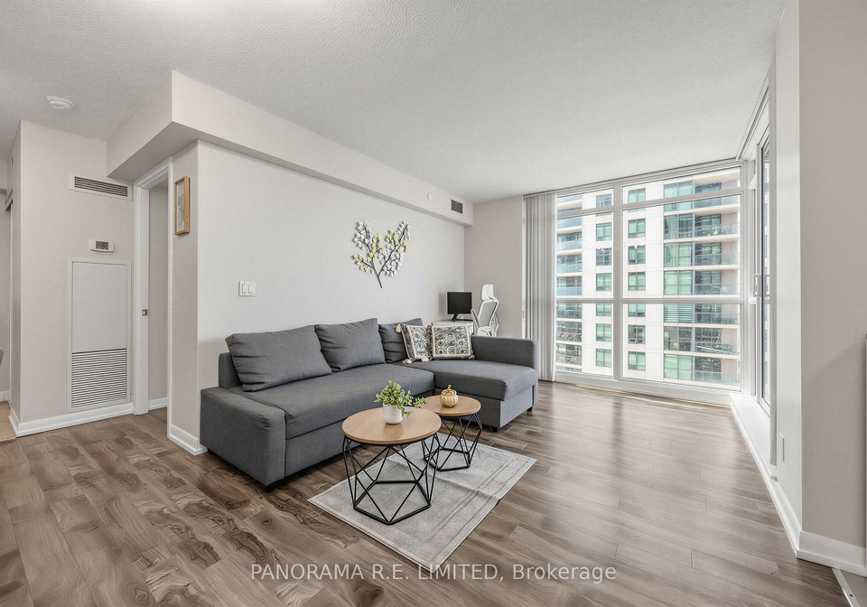 215-sherway-gardens-road-toronto-etobicoke-ontario-w13721002
