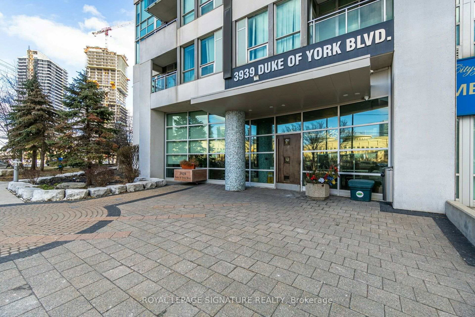 3939-duke-of-york-boulevard-mississauga-ontario-w13721210