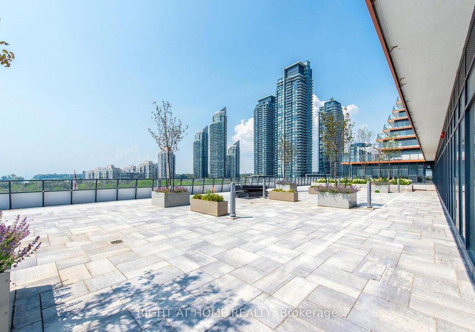 30-shore-breeze-drive-toronto-etobicoke-ontario-w13721414