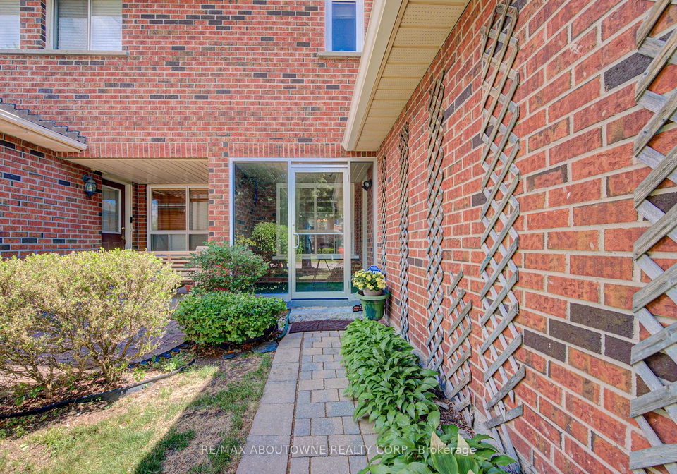 1140-avondale-drive-oakville-ontario-w13721584