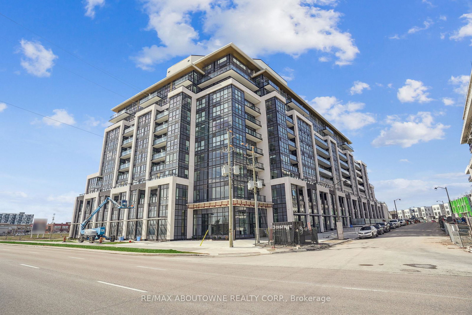 405-dundas-street-w-oakville-ontario-w13721696