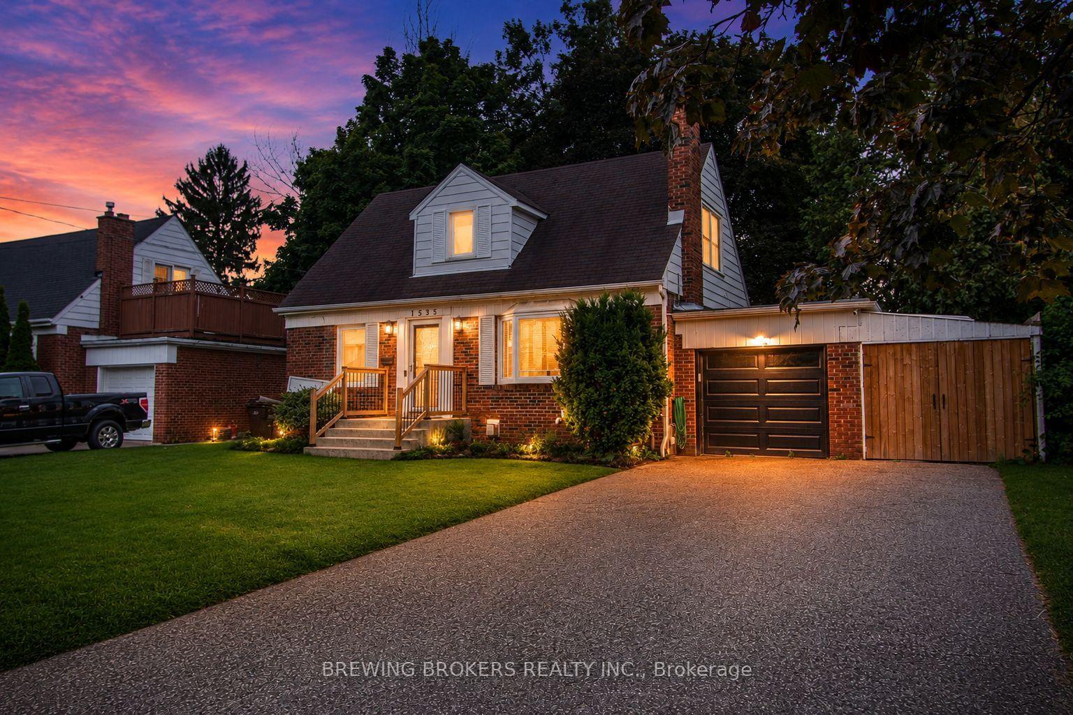 1536-applewood-road-mississauga-ontario-w13722100