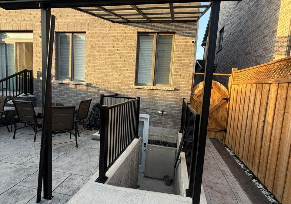 4-stellarton-crescent-brampton-ontario-w13722330