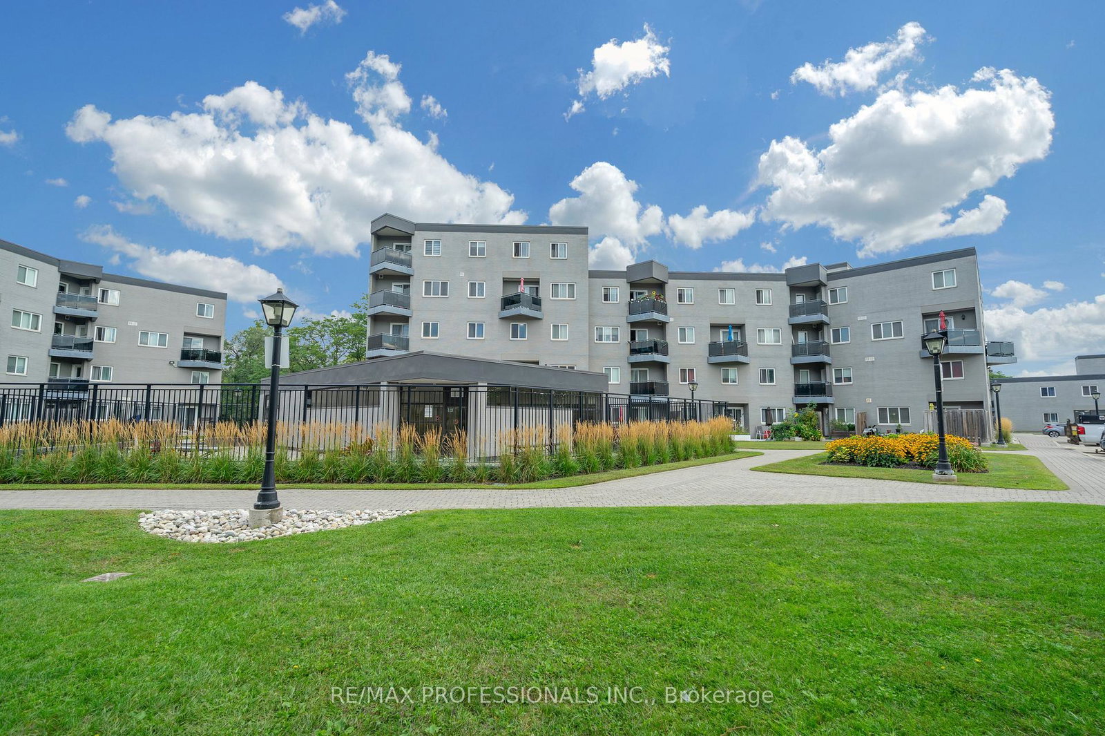 2001-bonnymede-drive-mississauga-ontario-w13722708