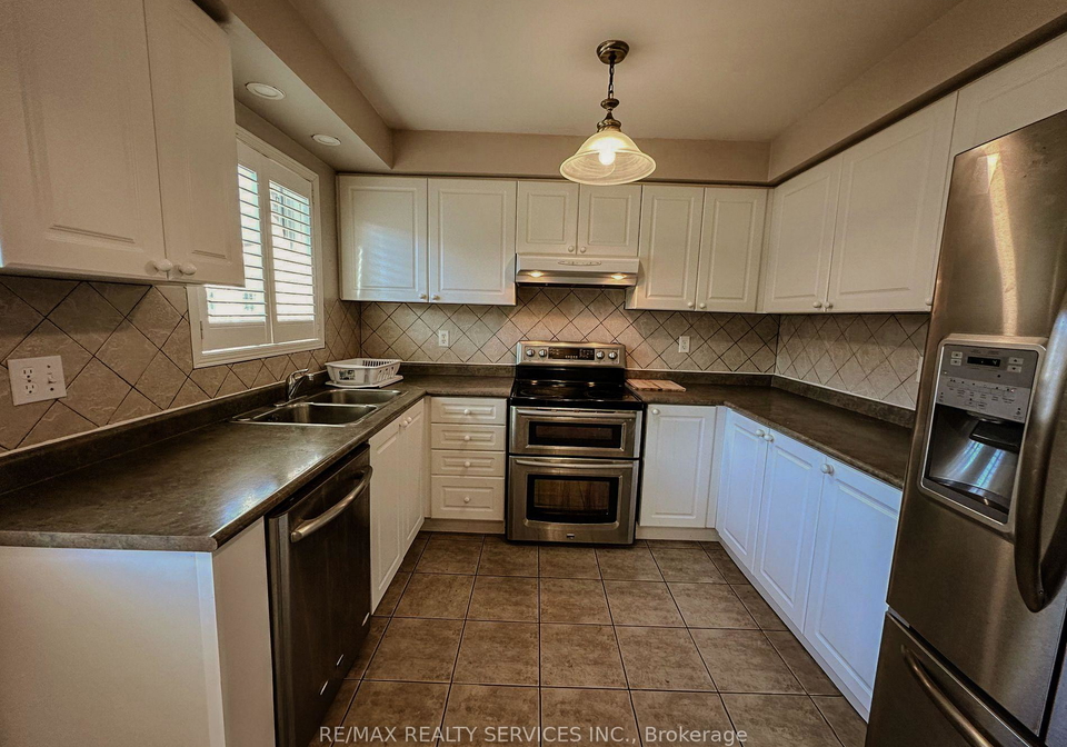 41-sandyshores-drive-brampton-ontario-w13722738