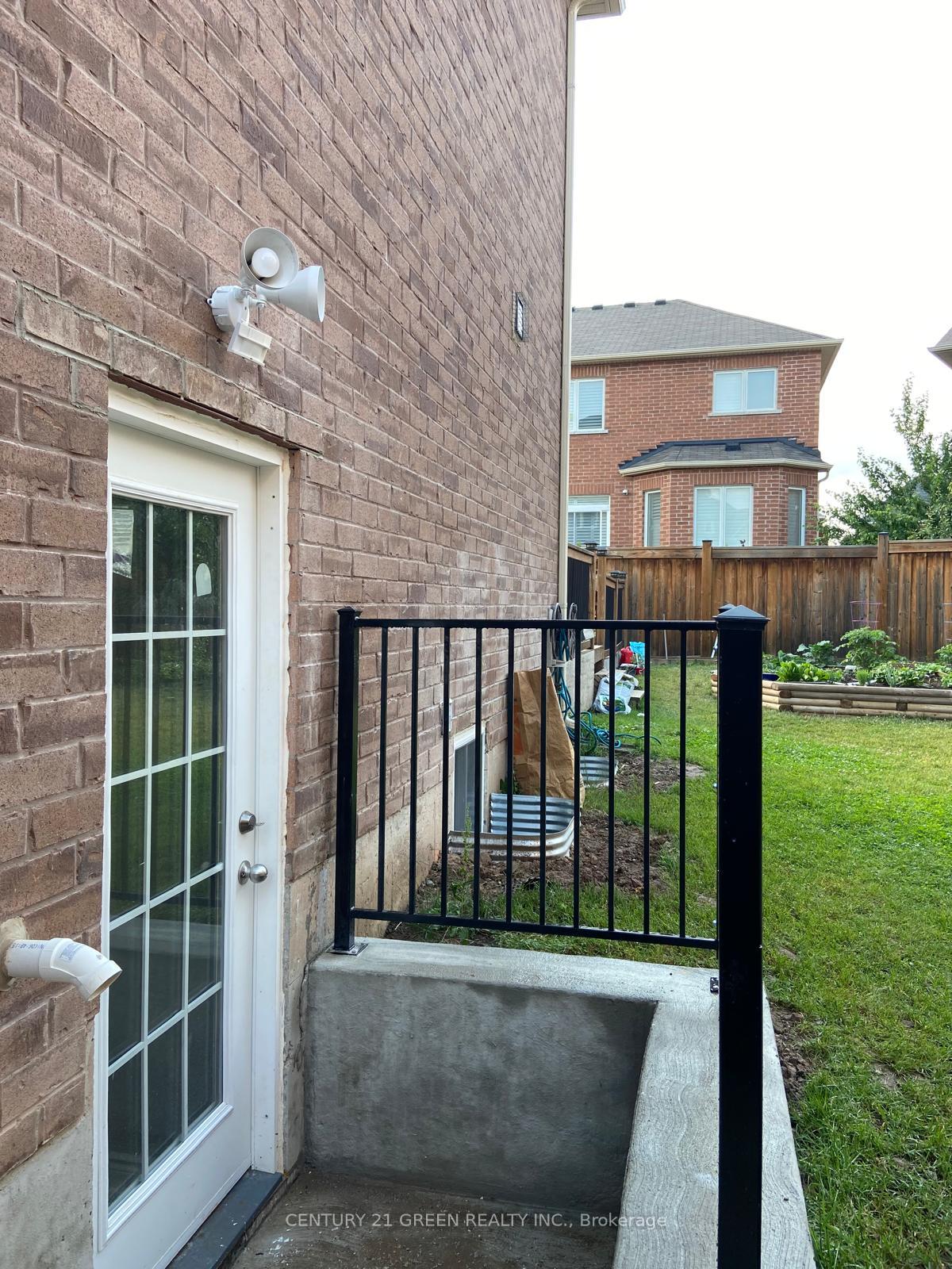 179-huddlestone-crescent-milton-ontario-w13722756