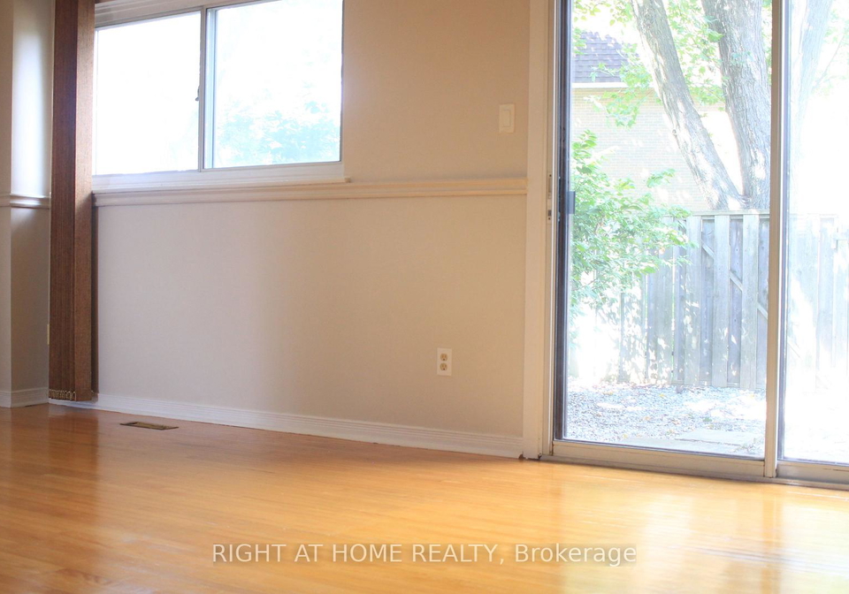fleetwood-crescent-brampton-ontario-w13723108