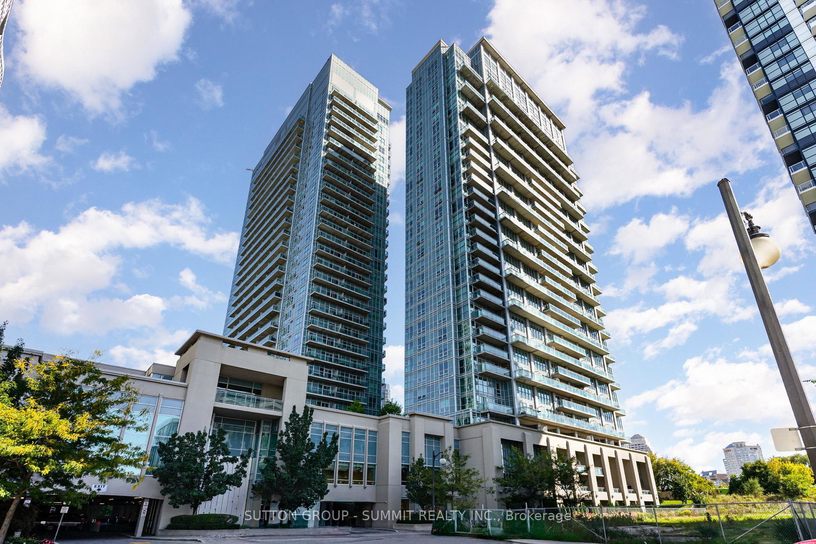165-legion-road-n-toronto-etobicoke-ontario-w13723138