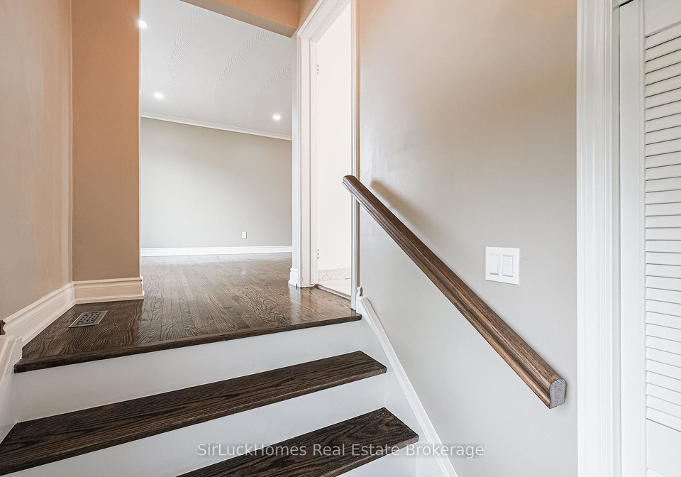 52-dellbrook-crescent-toronto-york-ontario-w13723488