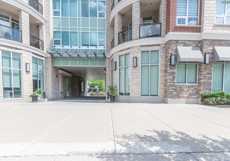 216-oak-park-boulevard-oakville-ontario-w13723524