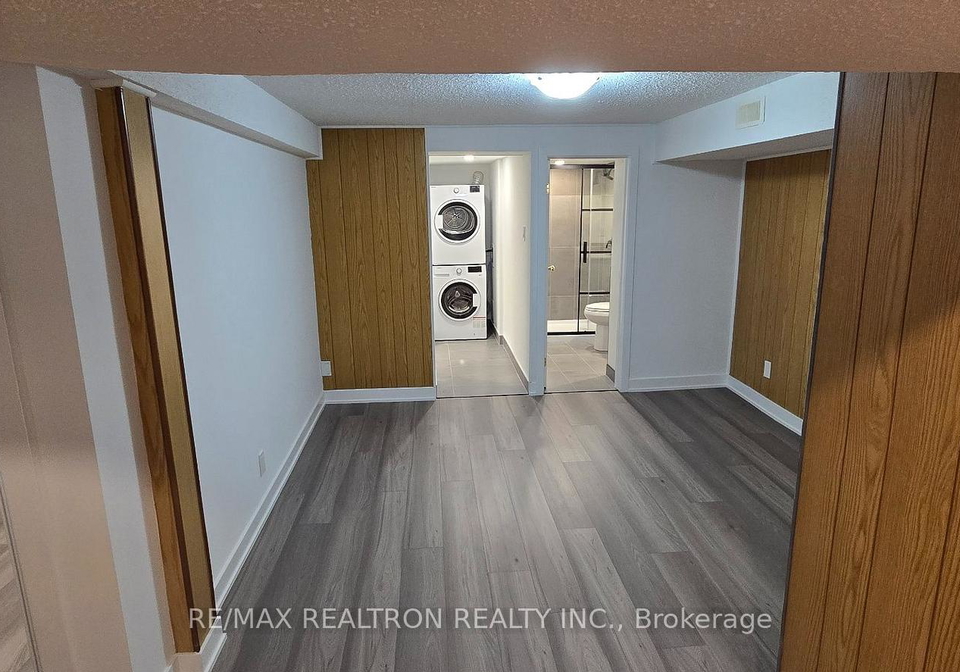 209-saint-lucie-drive-toronto-york-ontario-w13723586