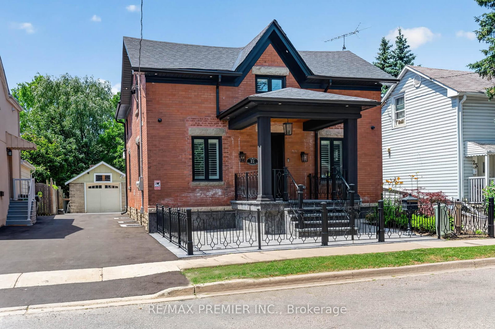 21-elizabeth-street-n-brampton-ontario-w13723662