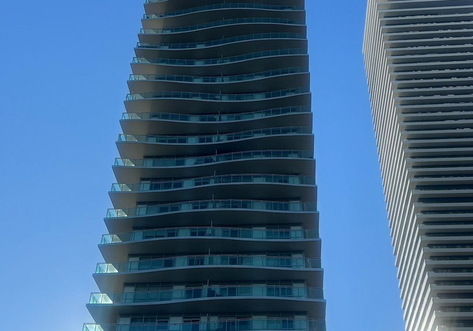 33-shore-breeze-drive-toronto-etobicoke-ontario-w13723776