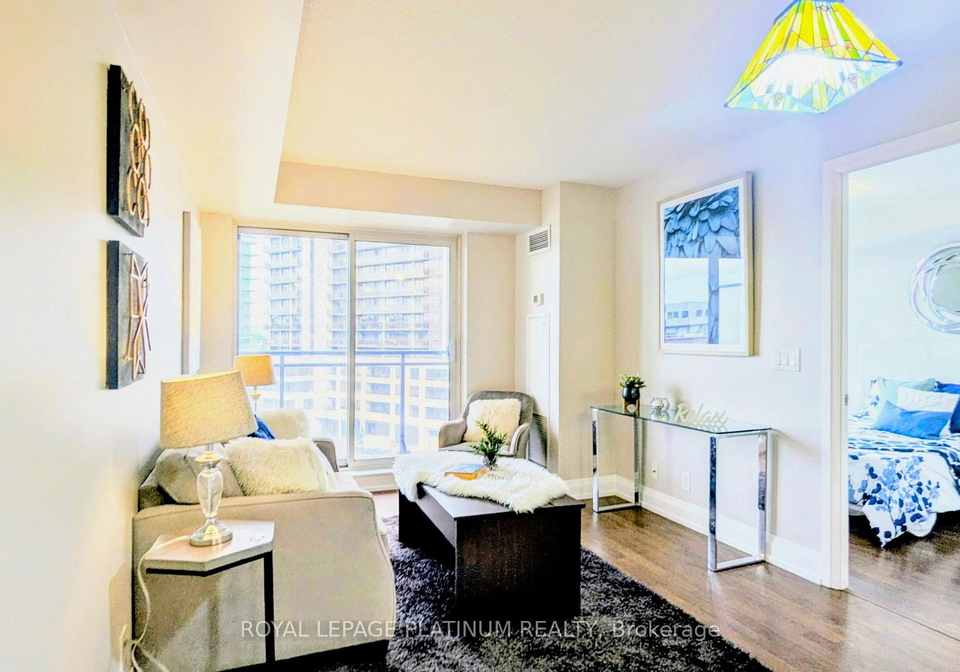 1070-sheppard-avenue-w-toronto-york-ontario-w13723802