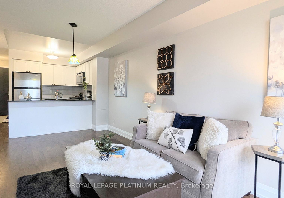 1070-sheppard-avenue-w-toronto-york-ontario-w13723802