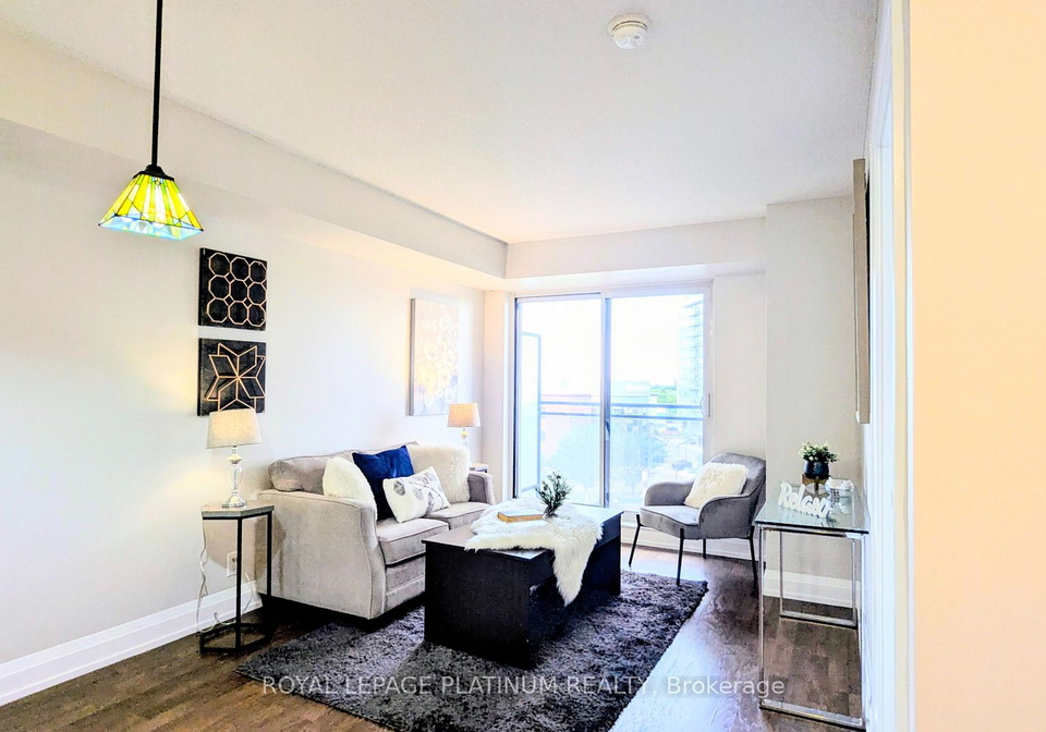 1070-sheppard-avenue-w-toronto-york-ontario-w13723802