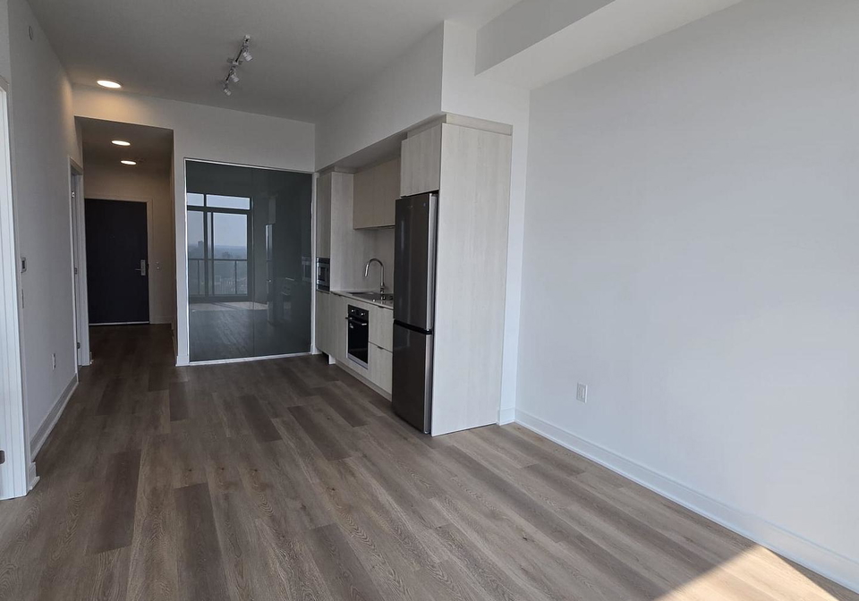 86-dundas-street-e-mississauga-ontario-w13724030