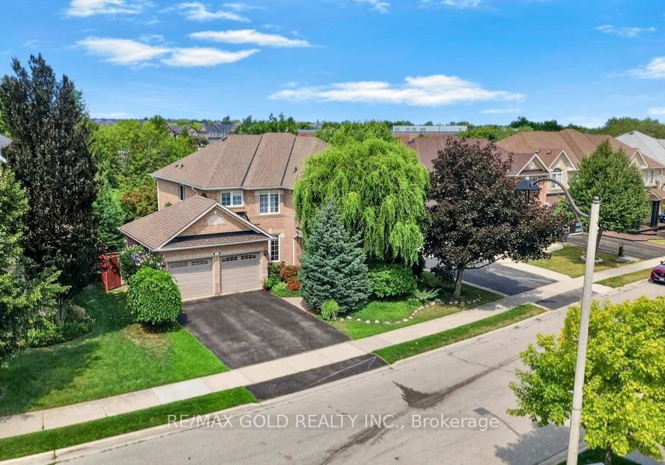 40-maldives-crescent-brampton-ontario-w13724342
