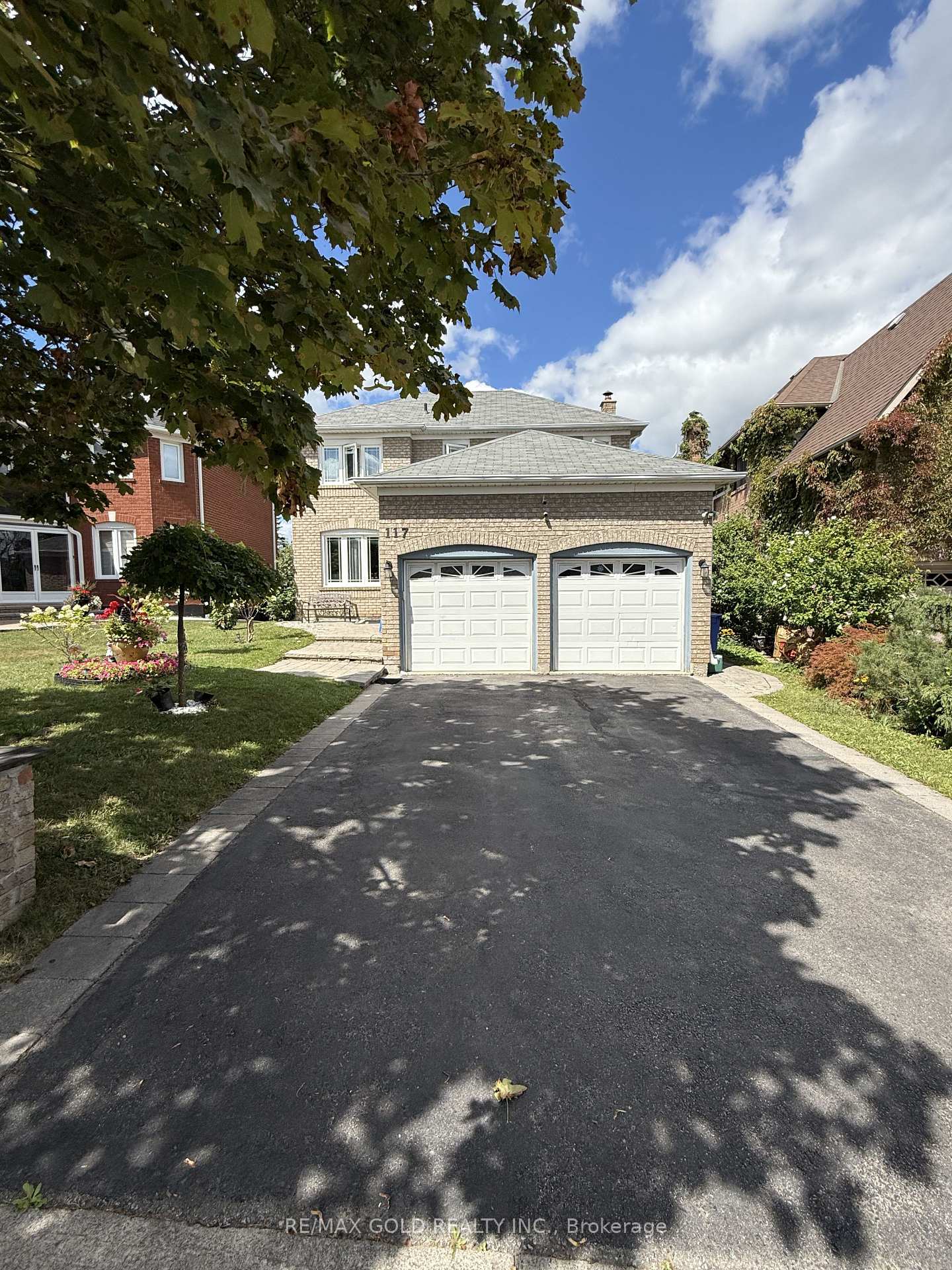 117-sal-circle-brampton-ontario-w13724482