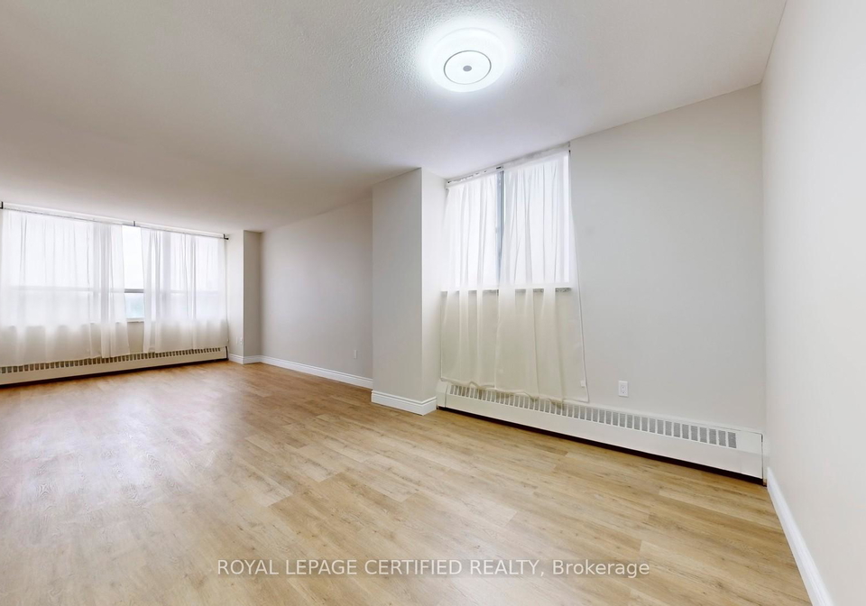 320-dixon-road-toronto-etobicoke-ontario-w13725098