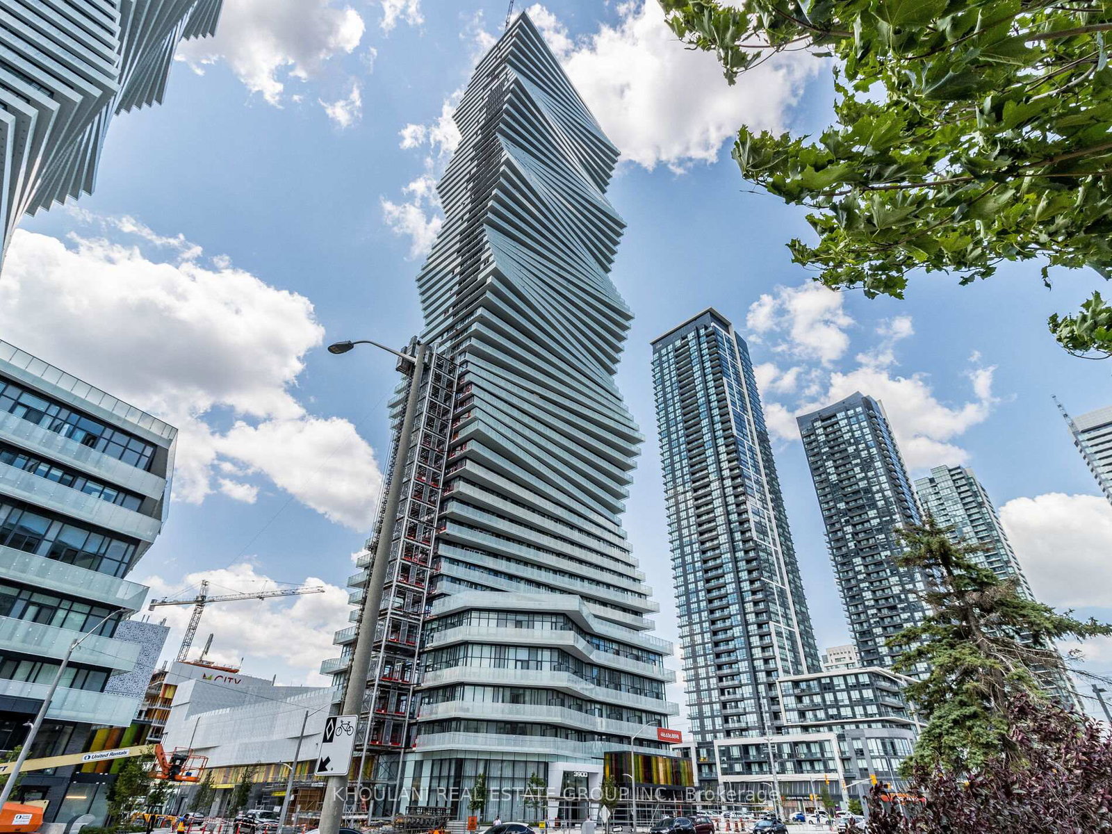 3900-confederation-parkway-mississauga-ontario-w13725310