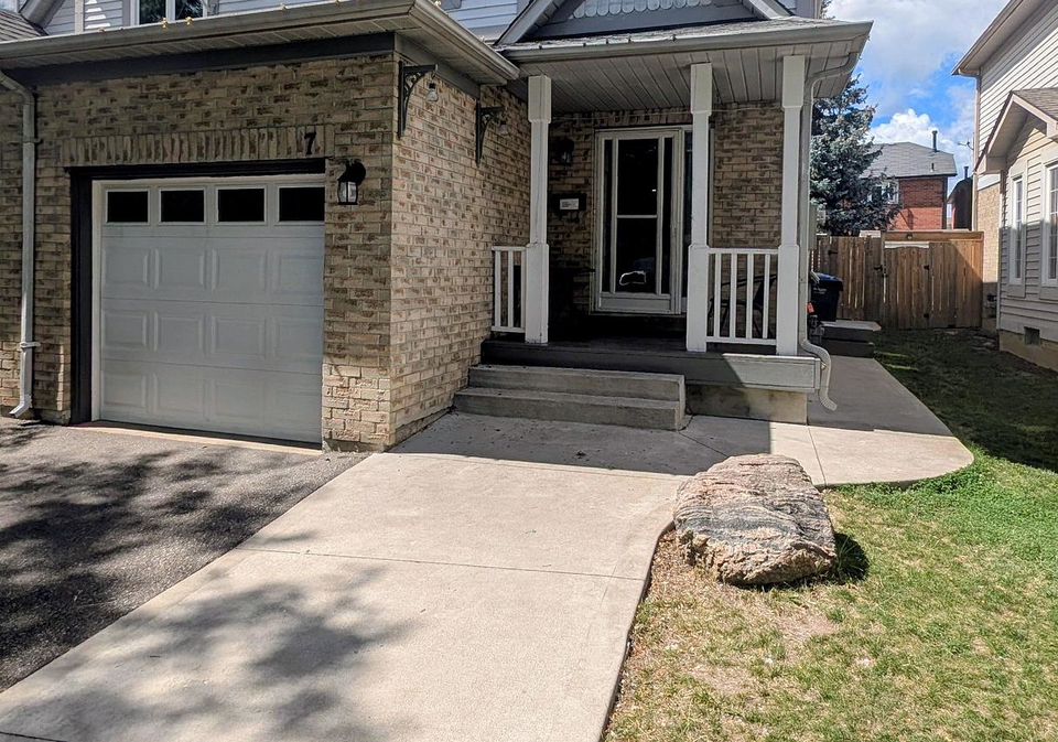 7-amazon-court-brampton-ontario-w13725398