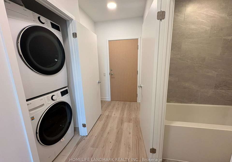395-square-one-drive-mississauga-ontario-w13725536