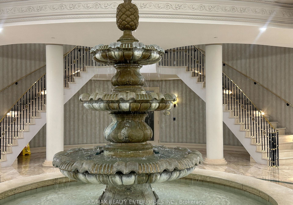 35-kingsbridge-garden-circle-w-mississauga-ontario-w13725604