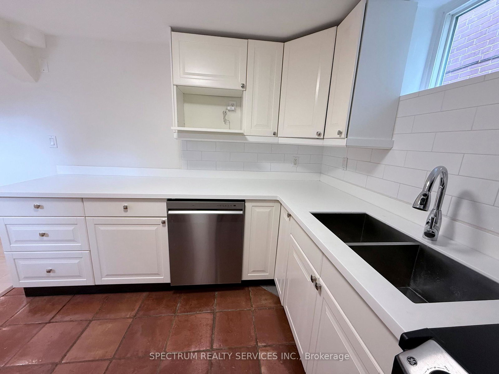 172-queenslea-avenue-toronto-north-york-ontario-w13725646