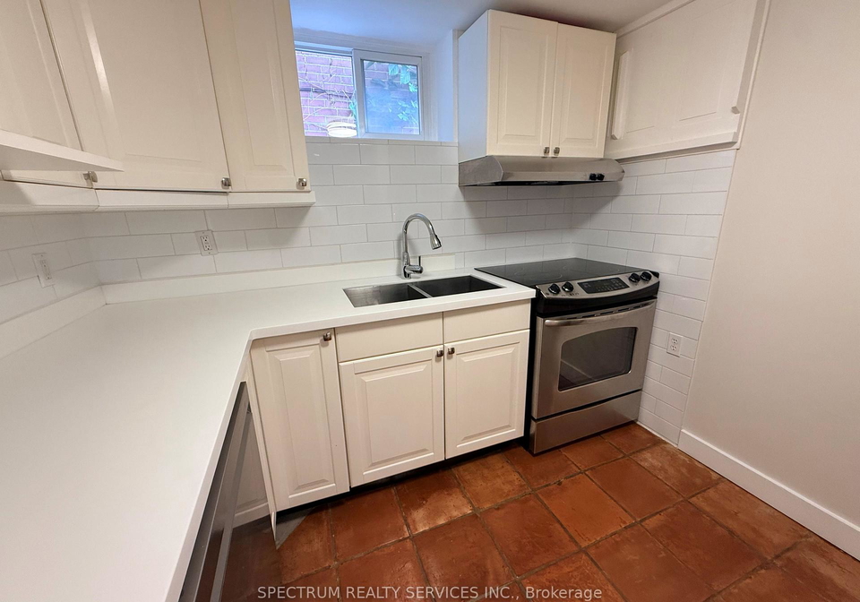 172-queenslea-avenue-toronto-north-york-ontario-w13725646