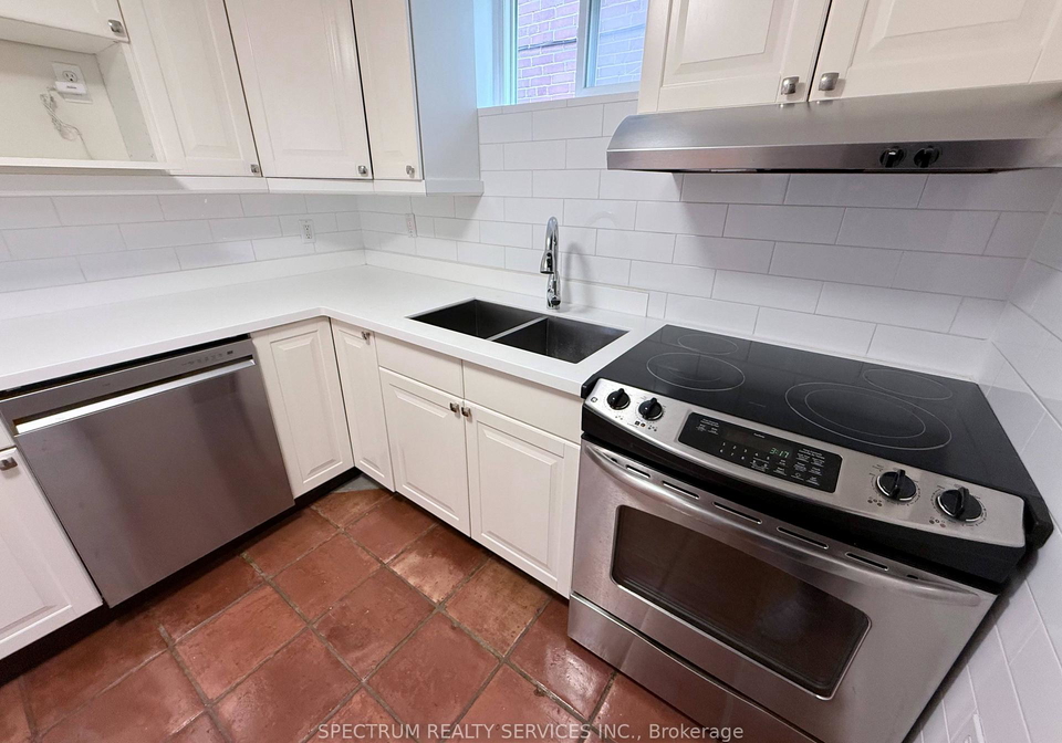 172-queenslea-avenue-toronto-north-york-ontario-w13725646