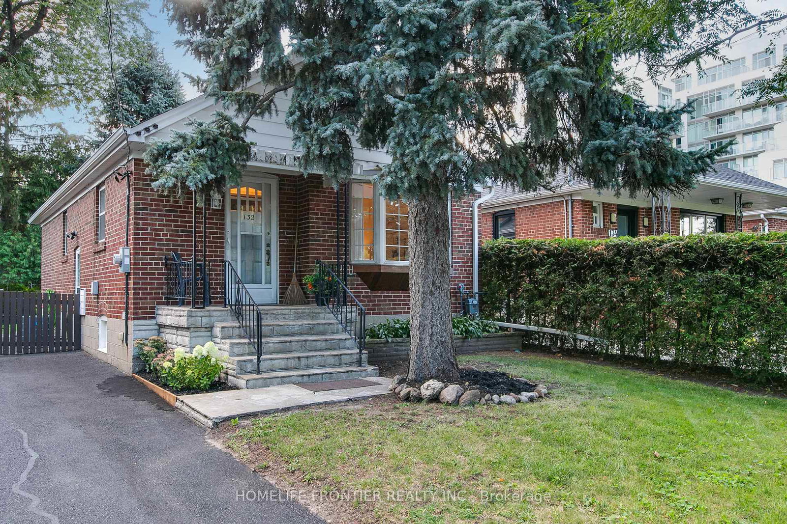 132-wesley-street-toronto-etobicoke-ontario-w13725732