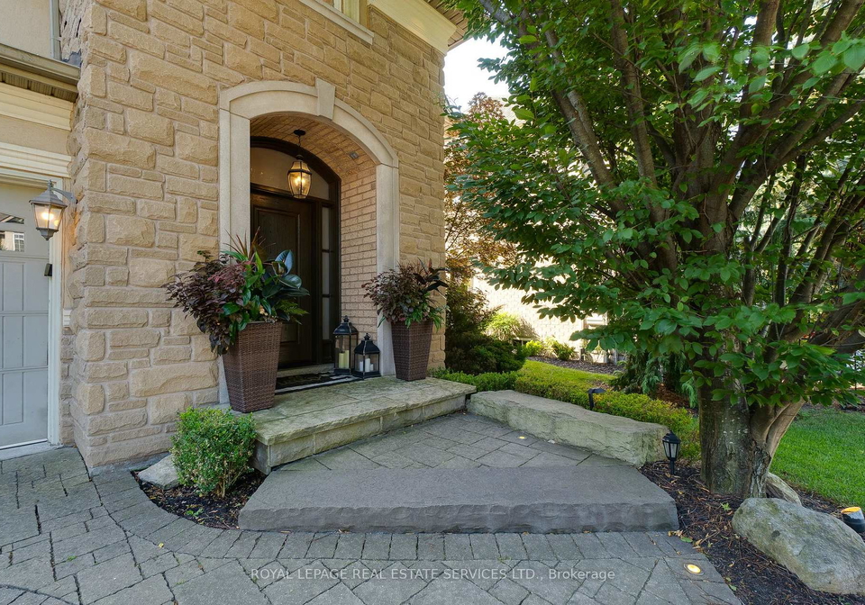 167-innville-crescent-oakville-ontario-w13725746