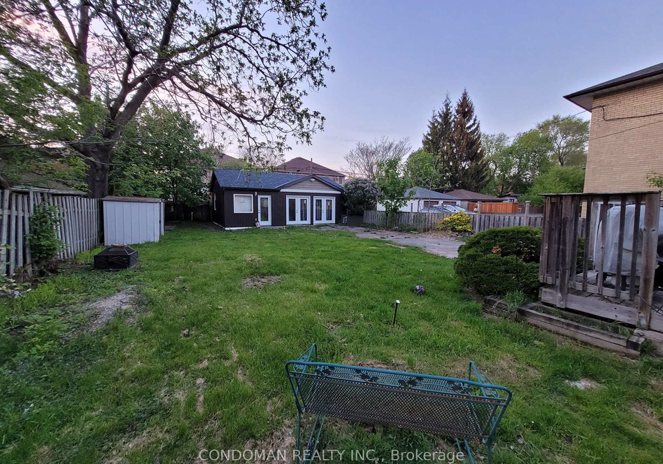 22-fairfield-avenue-toronto-etobicoke-ontario-w13725774