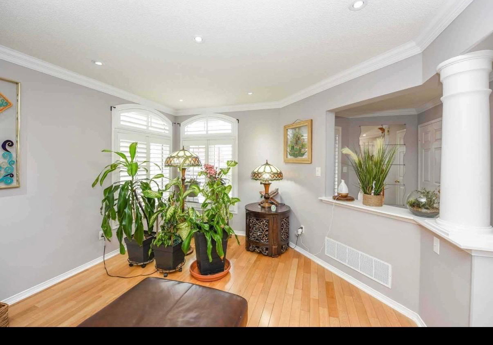 1079-bluehorn-boulevard-mississauga-ontario-w13725860