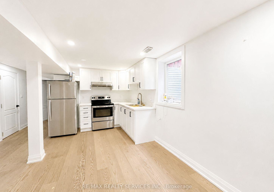 32-trewartha-crescent-brampton-ontario-w13726114